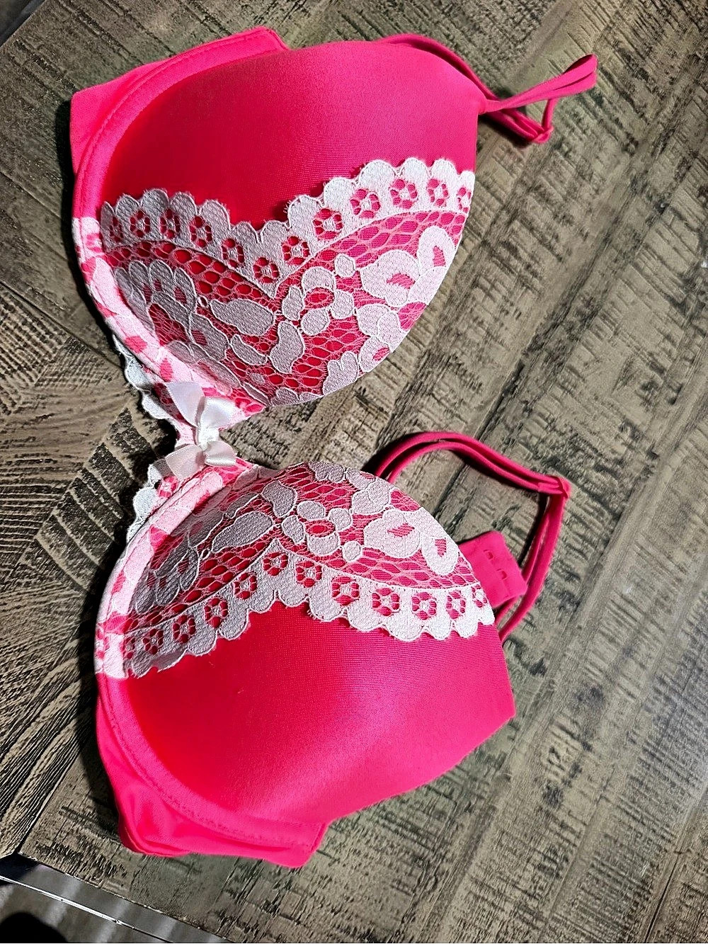 Victoria's Secret Very Sexy Push-Up Lace Push-Up Bra Pink 32 C
